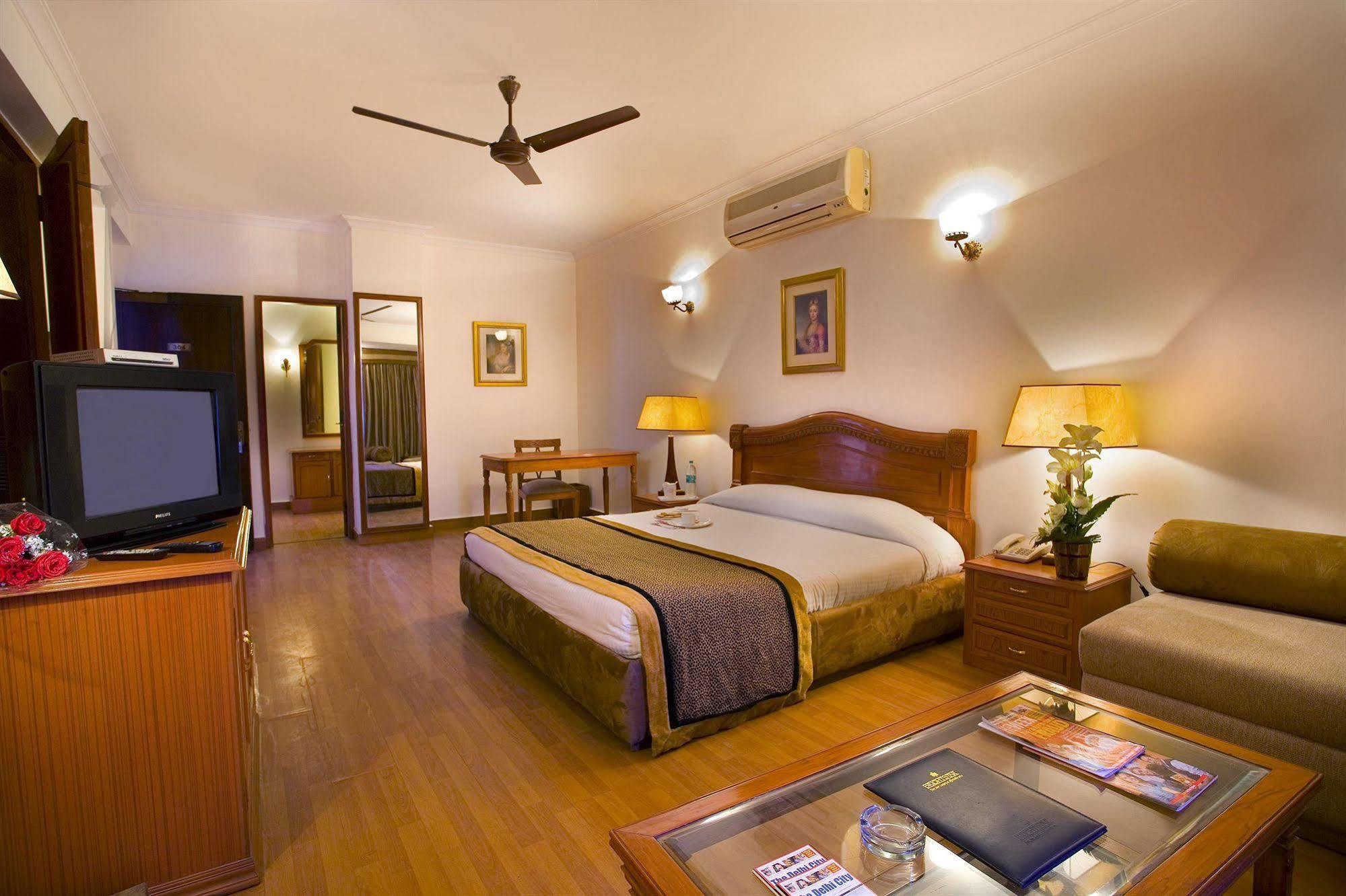 The Bmk Hotel New Delhi Eksteriør billede